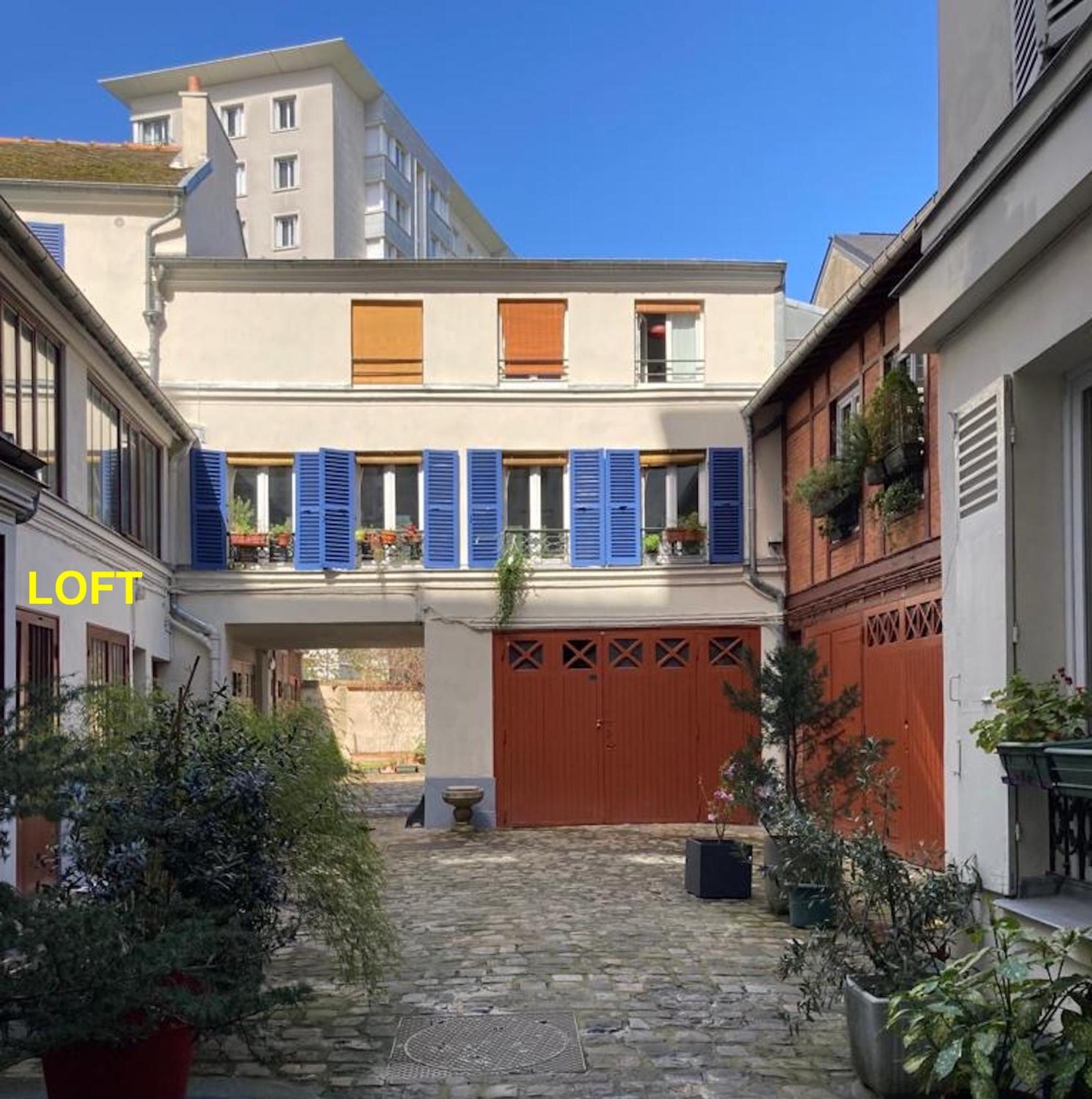 Loft Character With A View Of Court Apartment Paris Exterior photo