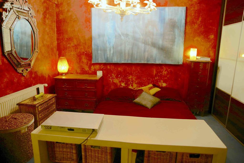 Loft Character With A View Of Court Apartment Paris Exterior photo